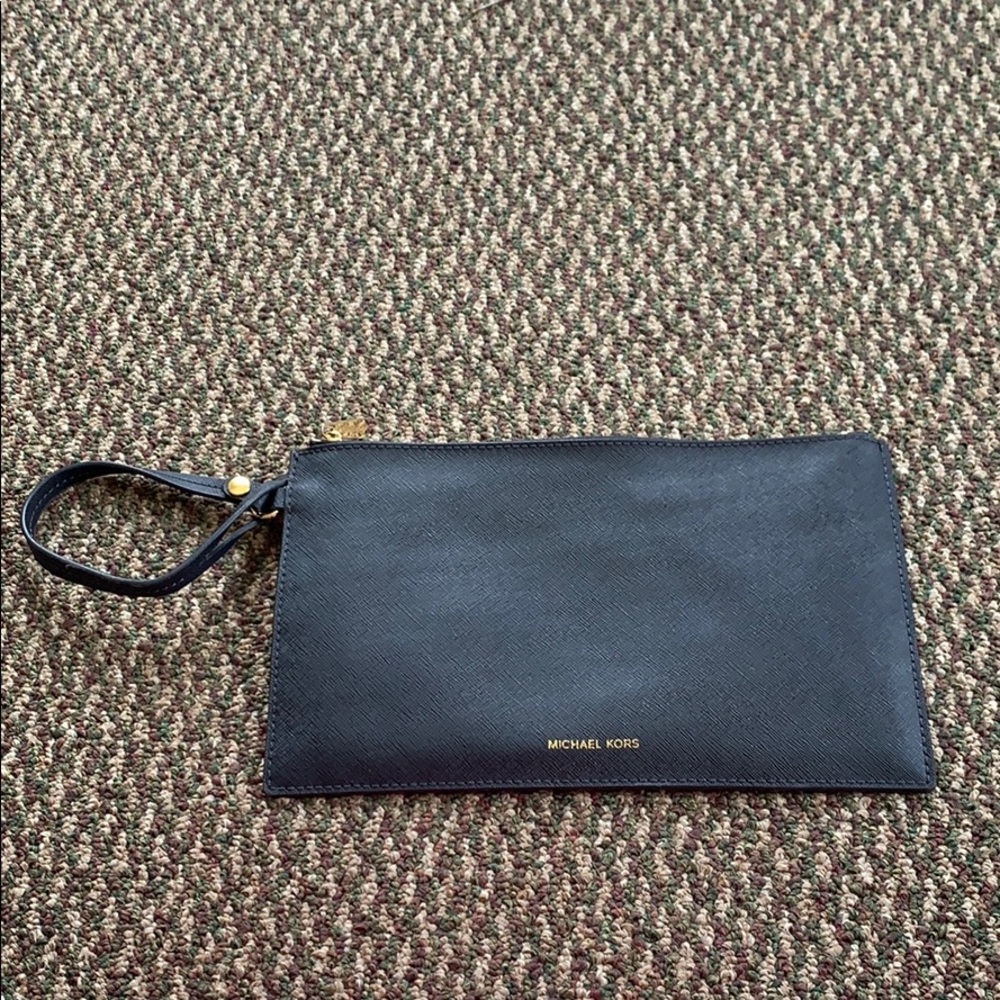 Michael kors wristlet